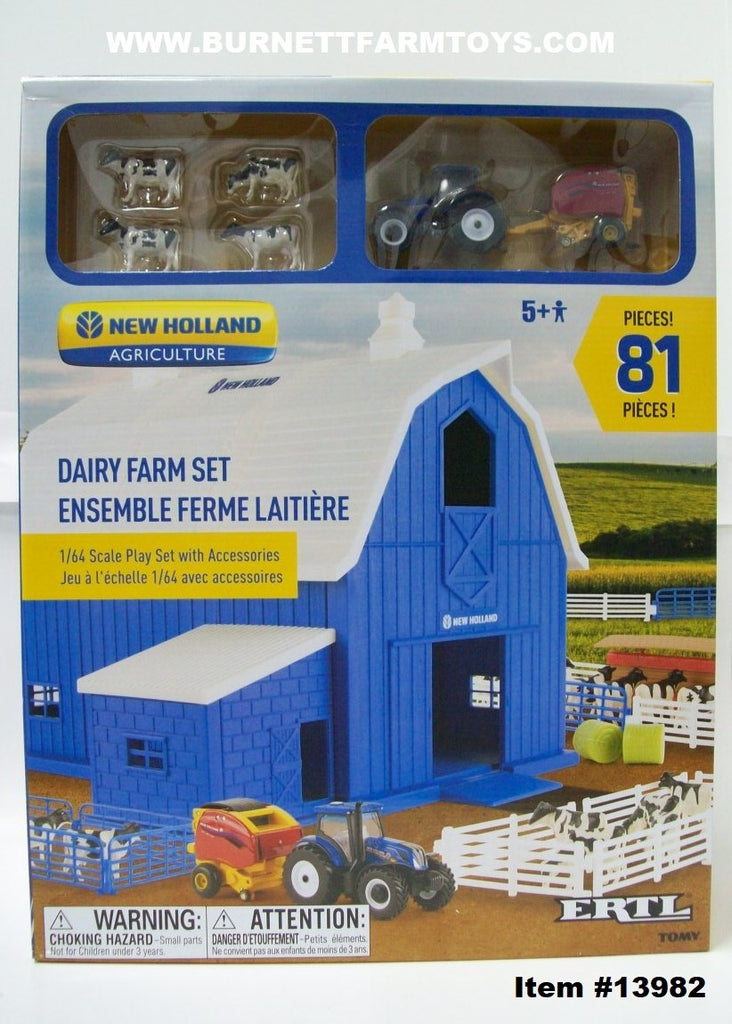 New Holland Dairy Barn with Accessories - 1/64 Scale