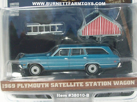 Item #38010-B Blue 1969 Plymouth Satellite Station Wagon with Camp'otel Cartop Sleeper Tent - 1/64 Scale - Greenlight - The Great Outdoors Series 1